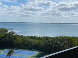 801 Ocean Dr, Fort Pierce FL  34949-3315 exterior