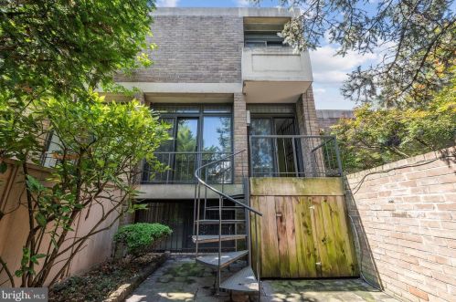 332 M St, Washington DC 20024-4002 exterior