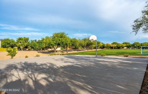 5245 Civano Blvd, Tucson AZ  85747-5744 exterior