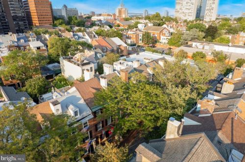 515 Delancey St, Philadelphia PA 19106-4105 exterior