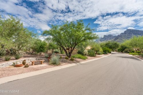 1035 Camino Diestro, Tucson AZ 85704-7694 exterior