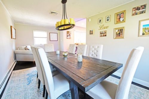 1654 Feureisen Ave, Bohemia NY 11716-1527 exterior