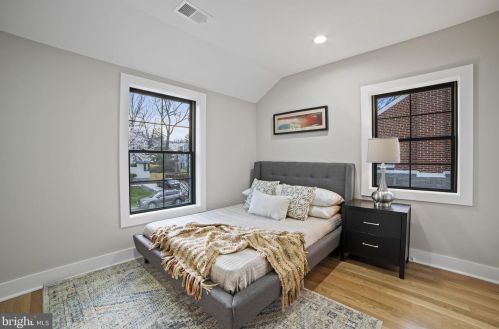 1505 Crestwood Dr, Alexandria VA  22302-2303 exterior