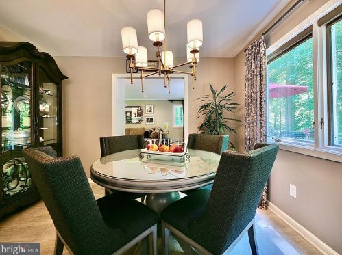 12 Michele Dr, Media PA 19063-1029 exterior