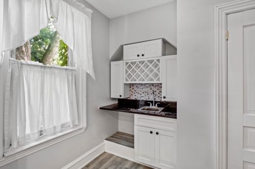 127 Lincoln Ave, Pittsburgh PA 15206-2313 exterior