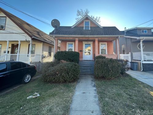 62 Loretto St, New Brunswick, NJ 08901-3437