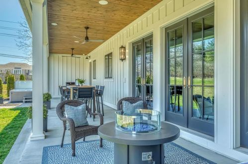 100 Ladue Meadows Ln, Saint Louis MO 63141-7503 exterior