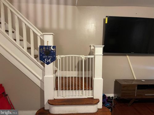 5820 Carpenter St, Philadelphia PA 19143-3010 exterior