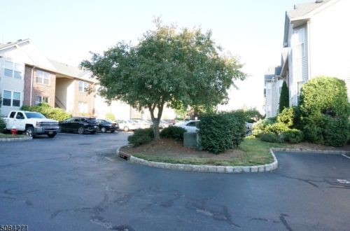 20 Ruby Ln, East Hanover NJ  07936-3435 exterior