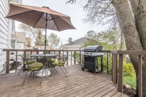 1458 55, Milwaukee WI 53214-5243 exterior