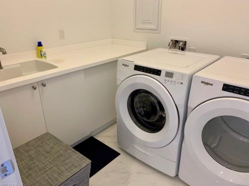 1135 3rd Ave, Naples FL 34102-5813 exterior