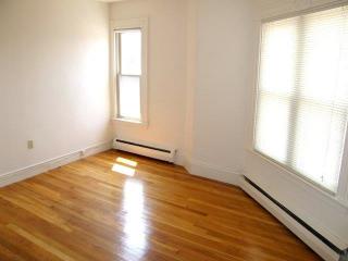 172 Concord Ave, Cambridge MA  02138-2318 exterior