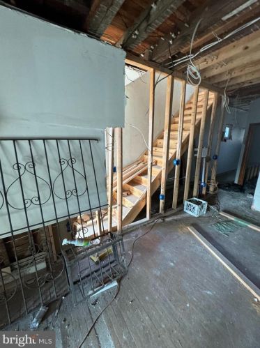 3425 Allegheny Ave, Philadelphia, PA 19132-1021