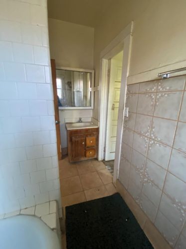 406 West Ave, Turlock CA  95380-5364 exterior