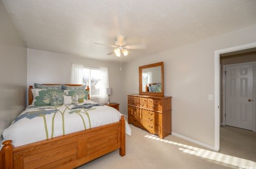 6948 Firefox Cir, Taylorsville UT 84081-5376 exterior