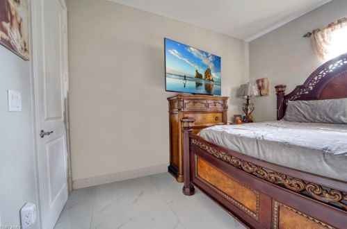 2620 18 Ave, Naples FL 34120-5505 exterior