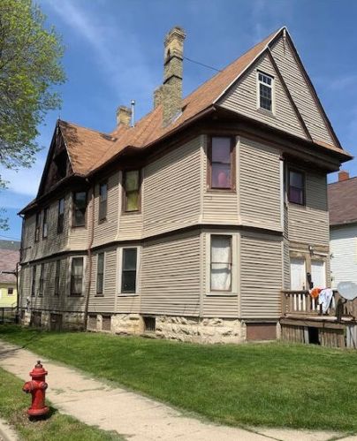 2478 Juneau Ave, Milwaukee, WI 53233-1046