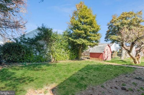 322 Independence Ave, Trenton NJ  08610-5704 exterior