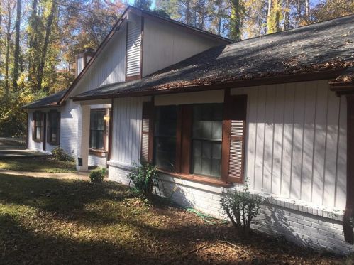 1047 Timbervale Ln, Lithonia, GA 30058-6015