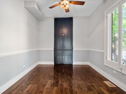 2048 Pratt Blvd, Chicago IL  60645-4981 exterior