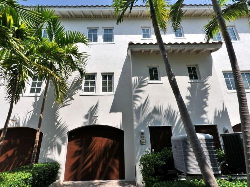 1564 Island Cove Rd, Fort Pierce FL  34949-3582 exterior