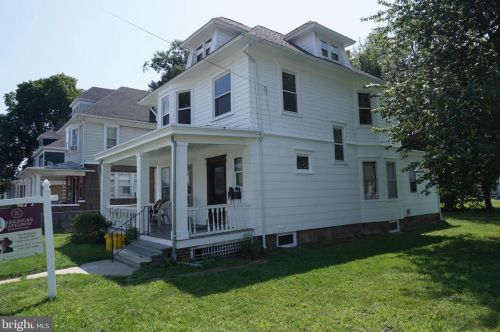 103 Park Ln, Trenton, NJ 08609-1841