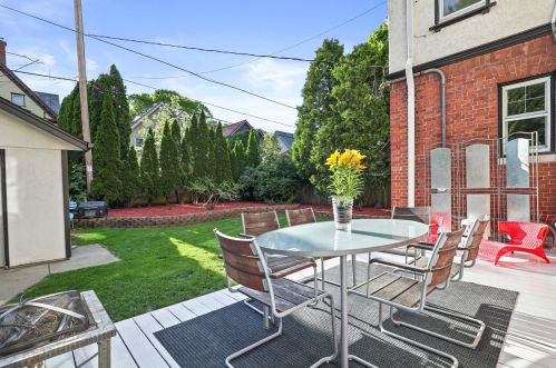 3019 Smt Ave, Milwaukee WI 53211-3463 exterior