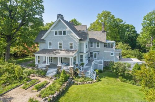 212 Main St, Ridgefield CT 06877-4922 exterior