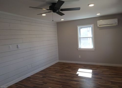 55 Tufts Trl, Hopatcong NJ  07843-1131 exterior