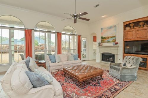 5303 Whitmore St, Fulshear TX 77441-4133 exterior