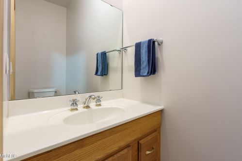 8242 E Ave, Kalamazoo MI 49048-9622 exterior