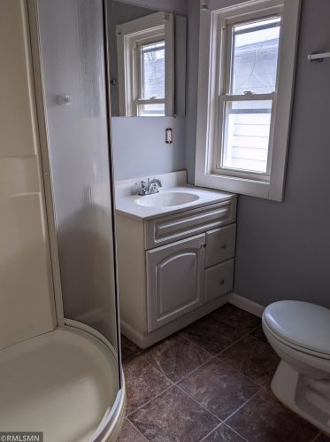 870 Cook Ave, Saint Paul MN 55106-3216 exterior