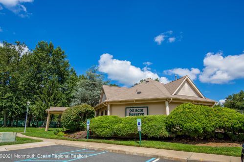 1202 Dahlia Ct, Jackson Twp NJ 08527-4160 exterior