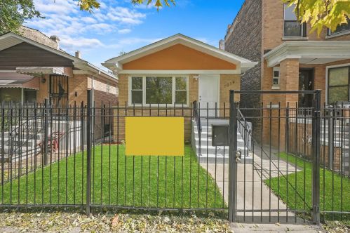 1019 Springfield Ave, Chicago IL  60624-4026 exterior