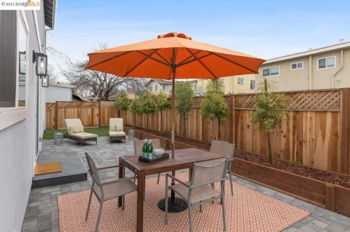 2325 8 St, Berkeley CA 94710-2311 exterior