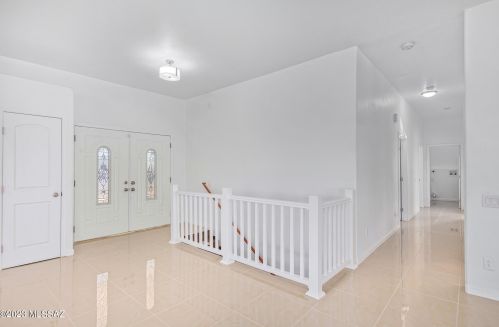 828 Cresta Loma Dr, Tucson AZ 85704-3706 exterior