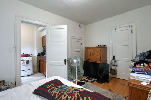 136 1 St, Milwaukee WI 53207-0014 exterior