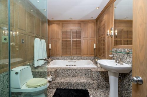 28 Huntleigh Wood, Saint Louis MO 63131-4814 exterior