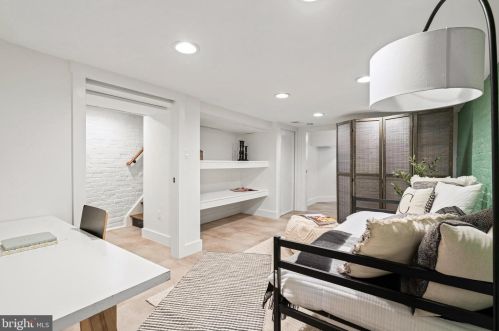 761 Hobart Pl, Washington DC 20001-3811 exterior