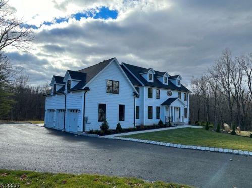 128 Mountain Ave, Warren, NJ 07059-5245