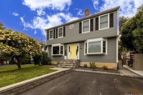 27 Hale St, Westport CT  06880-5137 exterior