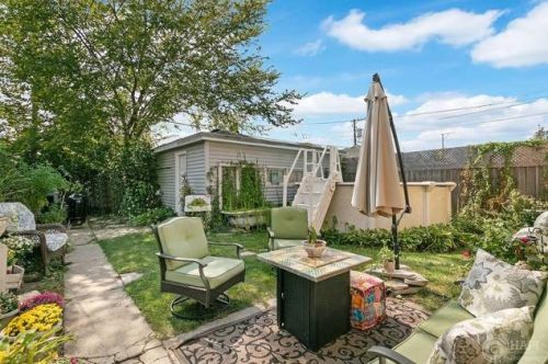 6121 Newport Ave, Chicago IL 60634-4142 exterior