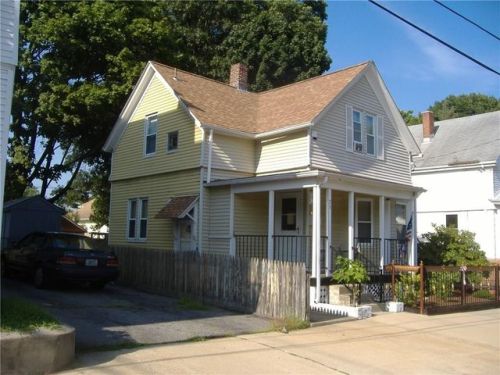 73 Rutherglen Ave, Providence, RI 02907-3522