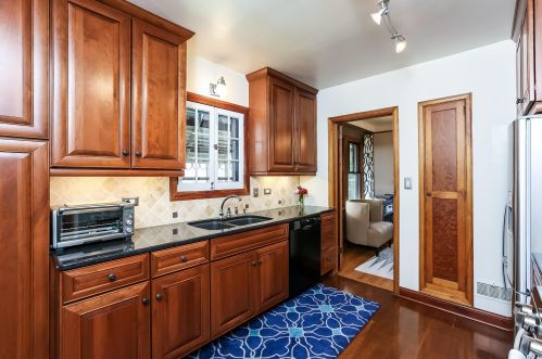 1360 Hartford Ave, Saint Paul MN 55116-1648 exterior