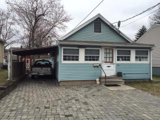 63 Eldora Rd, Parsippany, NJ 07054-3949