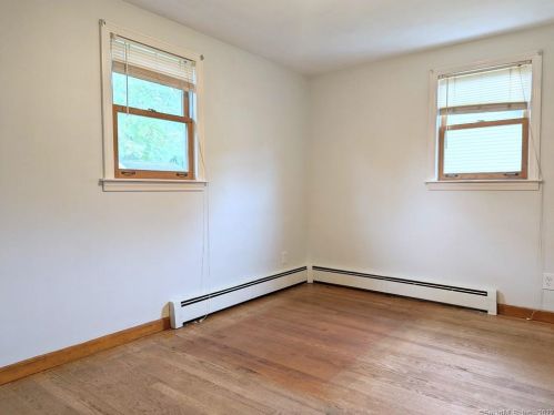 13 Aloha Dr, Enfield CT 06082-2627 exterior