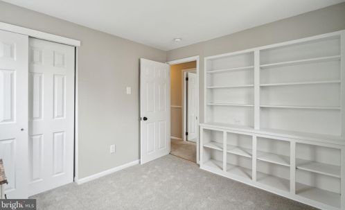 114 Woodview Ln, Riverton NJ  08077-3218 exterior