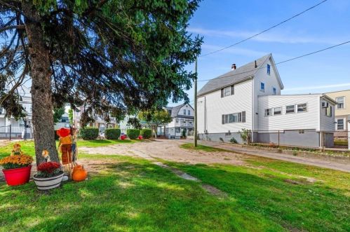 1106 Saratoga St, Boston MA exterior