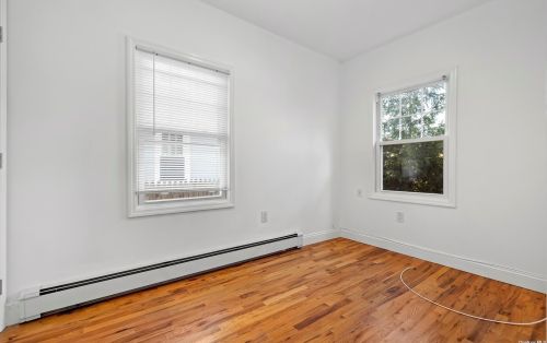 19 High St, Valley Stream NY 11581-1417 exterior