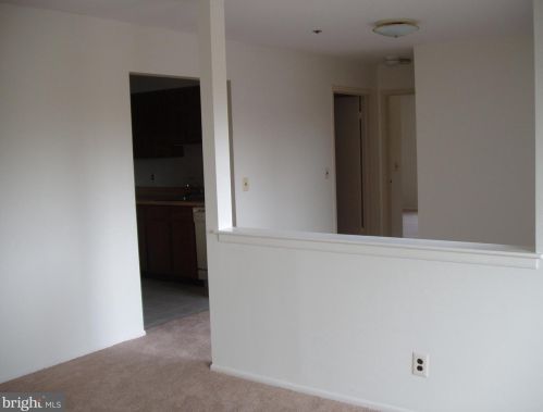 3323 Sayre Dr, Princeton NJ 08540-5867 exterior